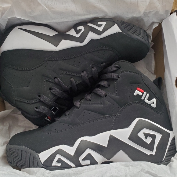 FILA MB Kids Size US6 Brand New in Box - Picture 7 of 7
